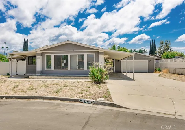 Photo 3 of Sale Pending at 43715 Elliot Ct, Hemet, CA 92544 | MLS# TR26167597 | Listing updated on 2026-09-15