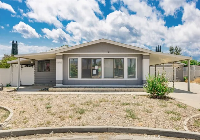 Photo 3 of Sale Pending at 43715 Elliot Ct, Hemet, CA 92544 | MLS# TR26167597 | Listing updated on 2026-09-15