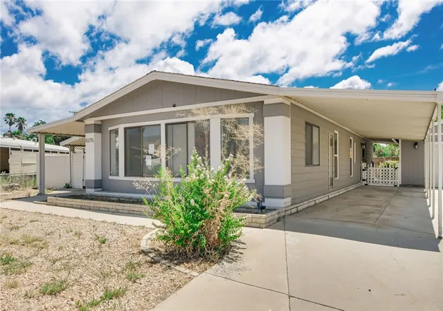 Photo 4 of Sale Pending at 43715 Elliot Ct, Hemet, CA 92544 | MLS# TR26167597 | Listing updated on 2026-09-15
