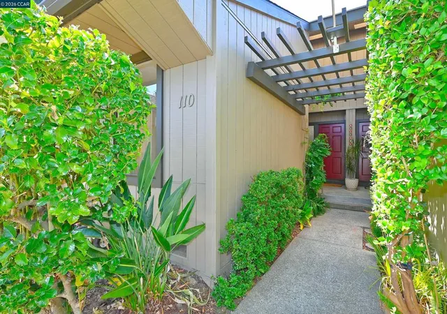 Photo 2 of Sale Pending at 110 Alamo Sq, Alamo, CA 94507 | MLS# 41144761 | Listing updated on 2026-09-14