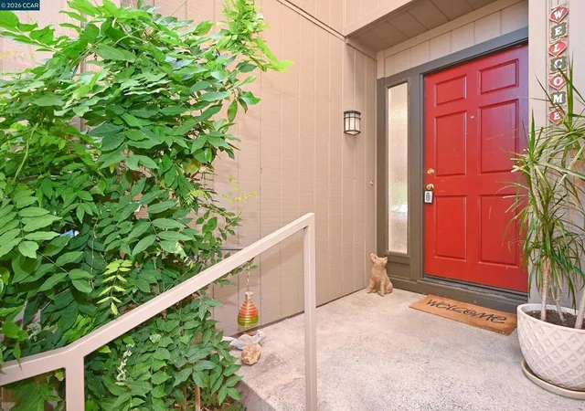 Photo 3 of Sale Pending at 110 Alamo Sq, Alamo, CA 94507 | MLS# 41144761 | Listing updated on 2026-09-14