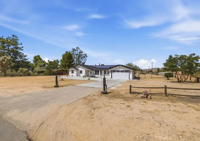 Photo 3 of Sale Pending at 16710 Candlewood Rd, Apple Valley, CA 92307 | MLS# HD26176080 | Listing updated on 2026-09-14