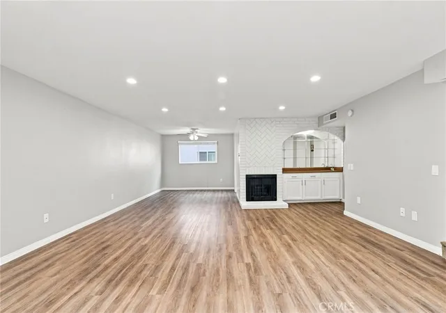 Photo 4 of Sale Pending at 21900 Roscoe Blvd #8, Canoga Park, CA 91304 | MLS# SR26174443 | Listing updated on 2026-09-15