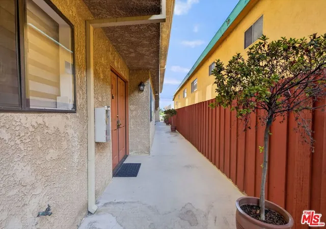Photo 3 of Condo for sale at 552 E Palm Ave #C, Burbank, CA 91501 | MLS# 26870749 | Listing updated on 2026-09-14