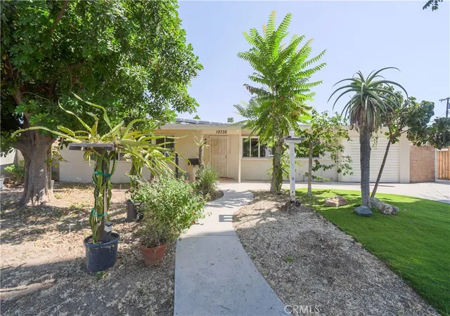 Photo 2 of Sale Pending at 19338 Elkwood St, Reseda, CA 91335 | MLS# SR26177039 | Listing updated on 2026-09-15