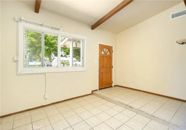 Photo 3 of Sale Pending at 19338 Elkwood St, Reseda, CA 91335 | MLS# SR26177039 | Listing updated on 2026-09-15