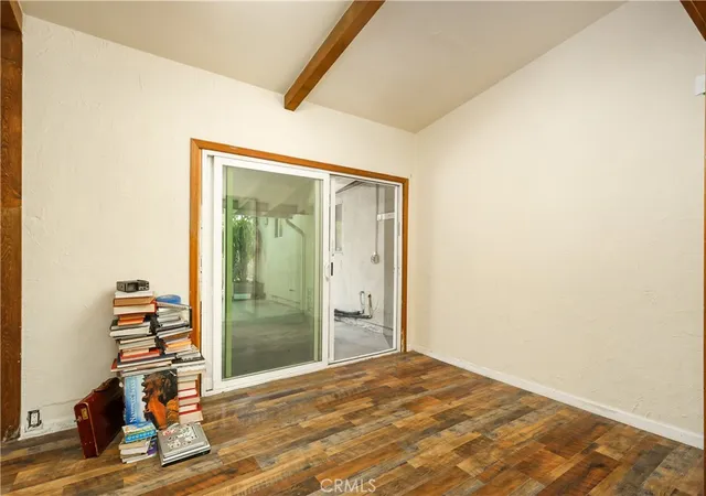 Photo 4 of Sale Pending at 19338 Elkwood St, Reseda, CA 91335 | MLS# SR26177039 | Listing updated on 2026-09-15