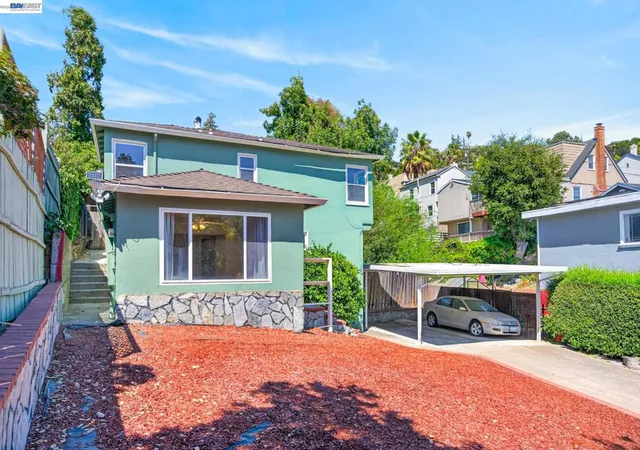 Photo 3 of Single family home for sale at 8382 Golf Links Rd, Oakland, CA 94605 | MLS# 41144816 | Listing updated on 2026-09-14