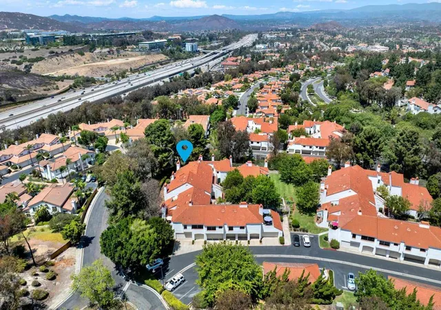 Listing Photo 5 - Condo for sale in building located at 16130 Avenida Venusto, San Diego, CA 92128 - Unit #24