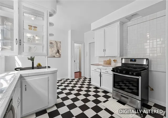 Listing Photo 4 - Condo for sale in building located at 1280 S Beverly Gln, Los Angeles, CA 90024