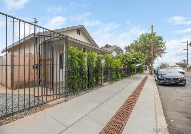 Photo 3 of Sale Pending at 1027 S 39 32nd Street, San Diego, CA 92113 | MLS# 260019827SD | Listing updated on 2026-09-15