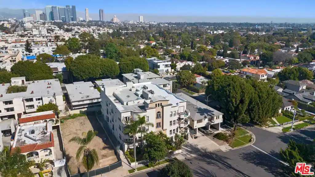 Listing Photo 58 - Condo for sale in 1862 S Bentley Ave located at 1862 S Bentley Ave, Los Angeles, CA 90025 - Unit #202