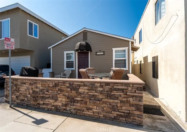 Photo 1 of Multi family home for sale at 1527 W Balboa, Newport Beach, CA 92663 | MLS# LG26177551 | Listing updated on 2026-10-02