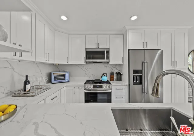 Photo 2 of Condo for sale at 4425 Whitsett Ave #214, Studio City, CA 91604 | MLS# 26871101 | Listing updated on 2026-09-15
