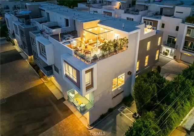 Photo 1 of Sale Pending at 1400 Fuller Ave N #7, Los Angeles, CA 90046 | MLS# SR26176986 | Listing updated on 2026-09-14