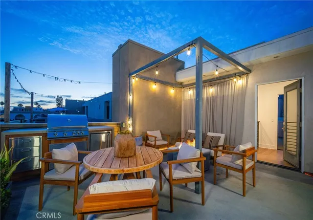 Photo 2 of Sale Pending at 1400 Fuller Ave N #7, Los Angeles, CA 90046 | MLS# SR26176986 | Listing updated on 2026-09-14