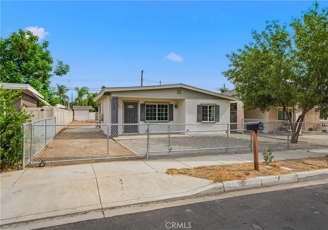Photo 2 of Sale Pending at 221 Pleasant View, Colton, CA 92324 | MLS# IV26177594 | Listing updated on 2026-09-15