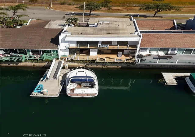 Photo 3 of Single family home for sale at 4630 Eastbourne Bay, Oxnard, CA 93035 | MLS# SR26176090 | Listing updated on 2026-10-04