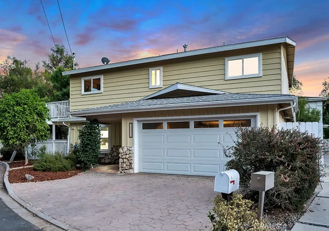 Photo 1 of Sale Pending at 20908 Bandera St, Woodland Hills, CA 91364 | MLS# SR26176661 | Listing updated on 2026-09-14