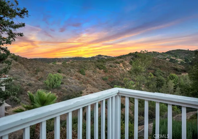 Photo 2 of Sale Pending at 20908 Bandera St, Woodland Hills, CA 91364 | MLS# SR26176661 | Listing updated on 2026-09-14