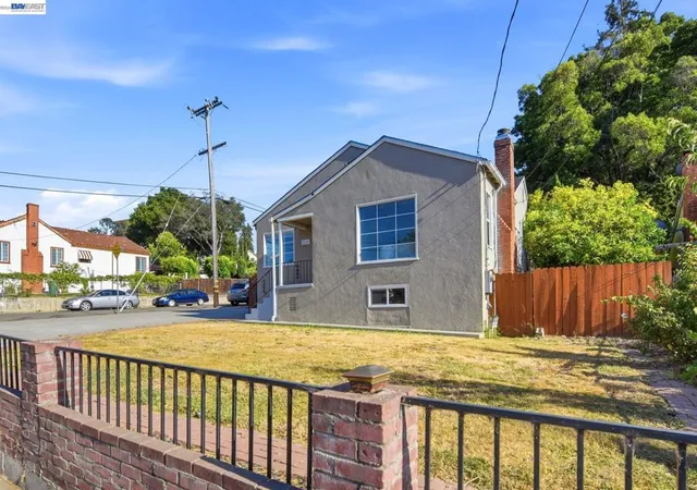 Photo 3 of Single family home for sale at 2241 Kelly St, Hayward, CA 94541 | MLS# 41144992 | Listing updated on 2026-09-14