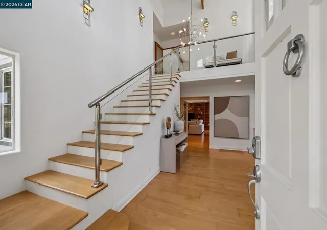 Photo 2 of Single family home for sale at 6 Monte Vista Rd, Orinda, CA 94563 | MLS# 41145018 | Listing updated on 2026-10-05
