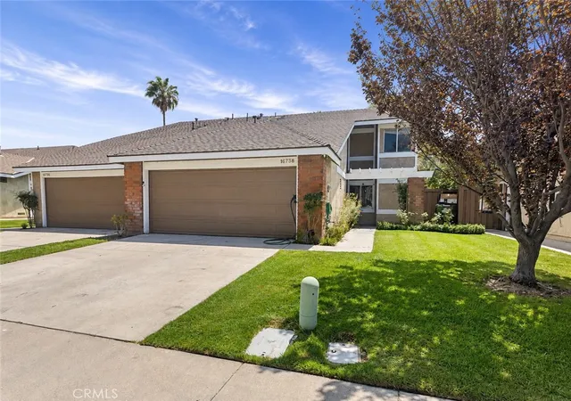 Townhouse for sale at 16738 Highfalls St, Canyon Country, CA 91387 | MLS# IG26178285