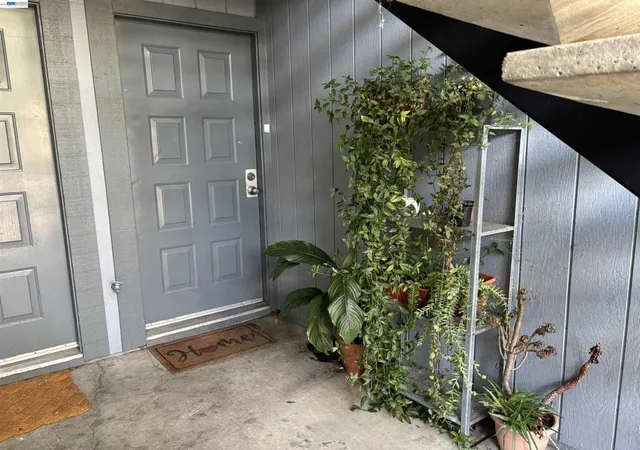 Listing Photo 1 - Condo for sale in building located at 6254 Joaquin Murieta Ave, Newark, CA 94560 - Unit #I