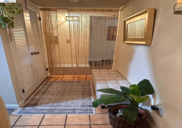 Listing Photo 4 - Condo for sale in building located at 6254 Joaquin Murieta Ave, Newark, CA 94560 - Unit #I