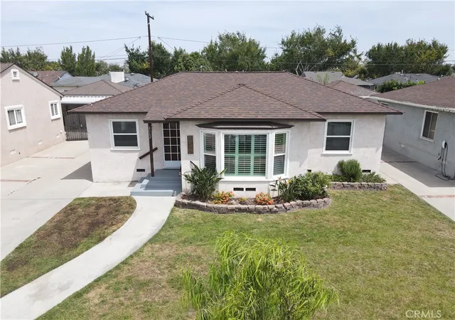 Photo 4 of Single family home for sale at 4562 Iroquois Ave, Lakewood, CA 90713 | MLS# SB26178370 | Listing updated on 2026-10-06