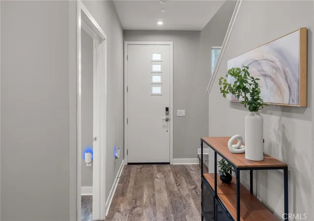 Listing Photo 4 - Condo for sale in building located at 1423 W Cara, Anaheim, CA 92805