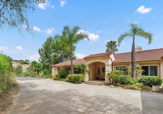 Photo 3 of Sale Pending at 2718 Via Del Robles, Fallbrook, CA 92028 | MLS# NDP2607688 | Listing updated on 2026-09-14