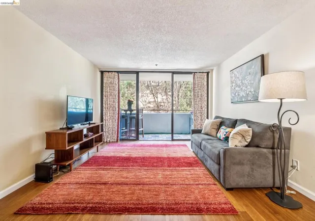 Condo for sale at 555 Pierce St #1125, Albany, CA 94706 | MLS# 41145084
