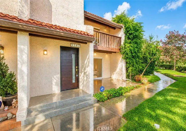 Condo for sale at 9512 Via Venezia, Burbank, CA 91504 | MLS# GD26172391