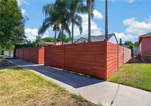 Photo 1 of Single family home for sale at 8210 White Oak Ave, Northridge, CA 91325 | MLS# SR26178584 | Listing updated on 2026-09-26