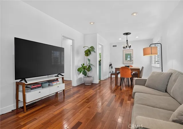 Photo 4 of Single family home for sale at 8210 White Oak Ave, Northridge, CA 91325 | MLS# SR26178584 | Listing updated on 2026-09-26