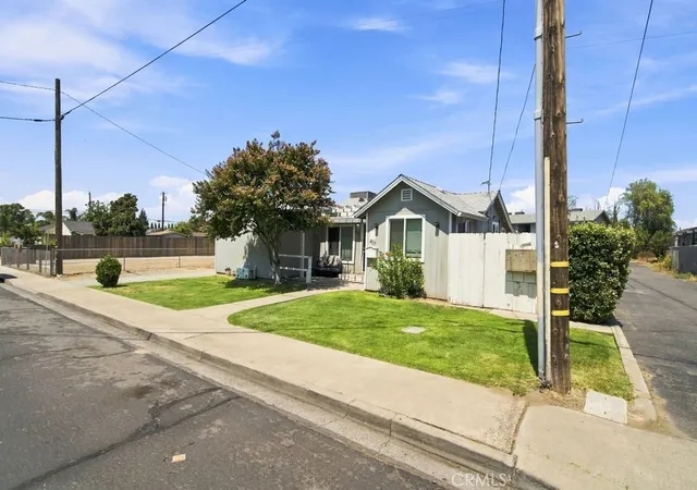 Photo 3 of Single family home for sale at 417 Sutter, Manteca, CA 95336 | MLS# MC26178797 | Listing updated on 2026-09-15