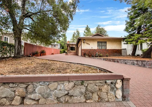 Photo 1 of Sale Pending at 3255 Montrose, La Crescenta, CA 91214 | MLS# GD26177328 | Listing updated on 2026-09-14
