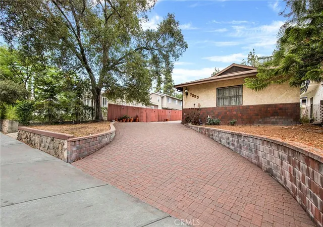 Photo 2 of Sale Pending at 3255 Montrose, La Crescenta, CA 91214 | MLS# GD26177328 | Listing updated on 2026-09-14