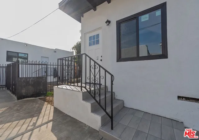 Listing Photo 5 - Condo for sale in building located at 1341 W 94th St, Los Angeles, CA 90044