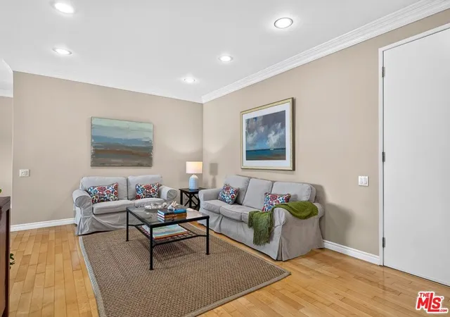 Photo 3 of Condo for sale at 612 S Barrington Ave #417, Los Angeles, CA 90049 | MLS# 26871847 | Listing updated on 2026-10-07