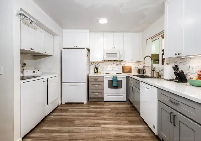 Photo 4 of Condo for sale at 10029 Santana Ranch Ln, Santee, CA 92071 | MLS# 260020052SD | Listing updated on 2026-09-14