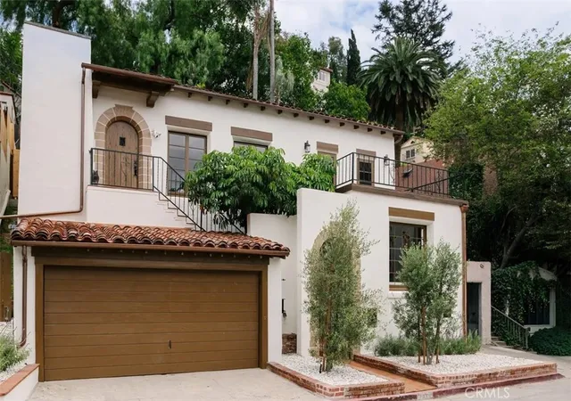 Photo 1 of Sale Pending at 2050 N Las Palmas Ave, Los Angeles, CA 90068 | MLS# TR26178937 | Listing updated on 2026-09-29