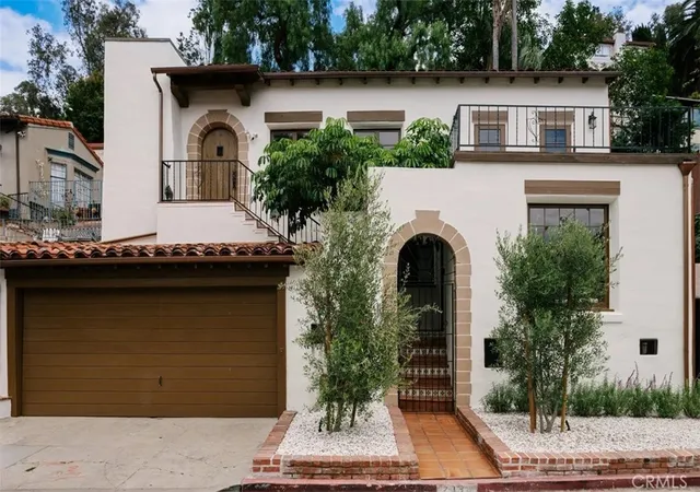 Photo 2 of Sale Pending at 2050 N Las Palmas Ave, Los Angeles, CA 90068 | MLS# TR26178937 | Listing updated on 2026-09-29