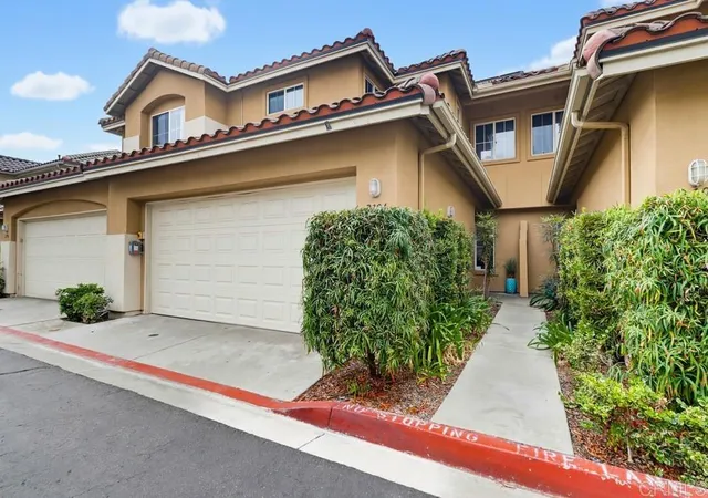 Photo 3 of Townhouse for sale at 2194 Lago Ventana, Chula Vista, CA 91914 | MLS# PTP2606270 | Listing updated on 2026-09-14