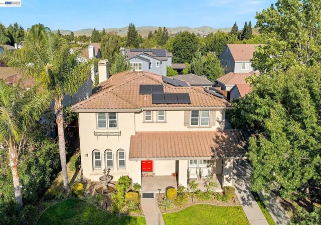 Photo 4 of Sale Pending at 2413 Rees Cir, Livermore, CA 94550 | MLS# 41145210 | Listing updated on 2026-09-14