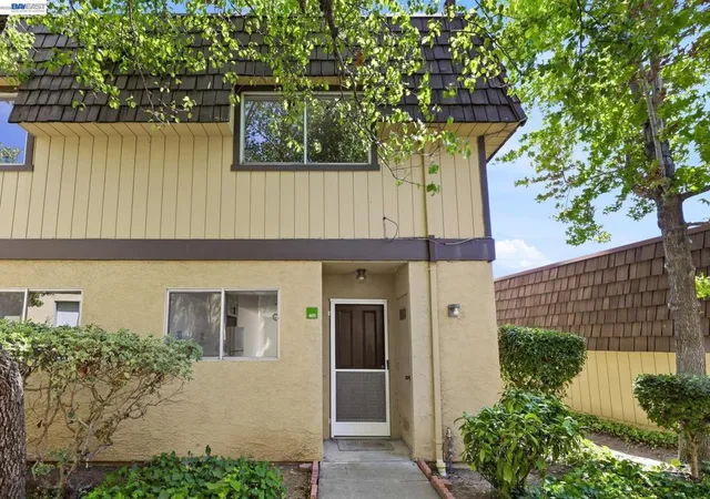 Photo 1 of Condo for sale at 10401 Shaw St #401, Oakland, CA 94605 | MLS# 41145215 | Listing updated on 2026-09-15