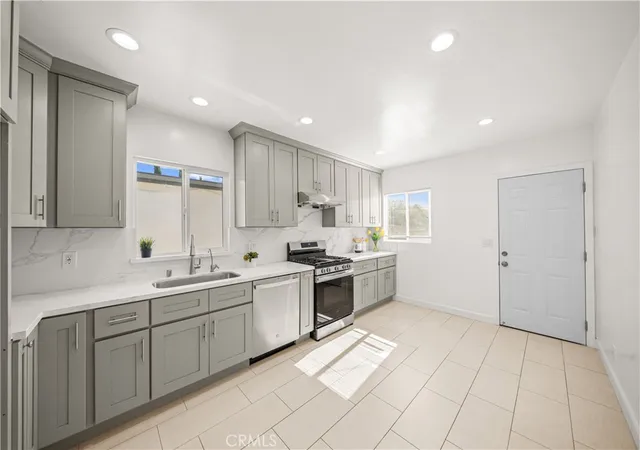 Listing Photo 5 - Condo for sale in building located at 2057 N Eastern, Los Angeles, CA 90032