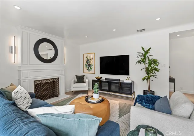 Photo 2 of Single family home for sale at 8963 Cynthia, West Hollywood, CA 90069 | MLS# SR26179415 | Listing updated on 2026-09-14