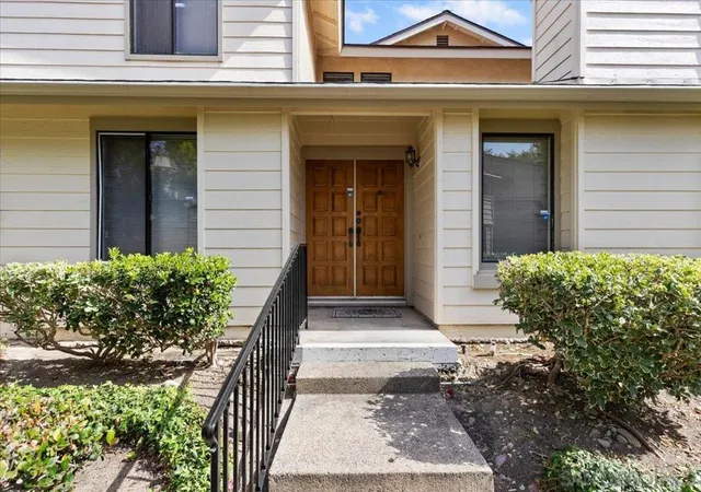 Photo 2 of Sale Pending at 10430 Crosscreek Ter, San Diego, CA 92131 | MLS# 260020087SD | Listing updated on 2026-09-21